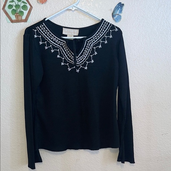 Notations Black Long Sleeve V-Neck Embellished Sweater - Picture 6 of 6